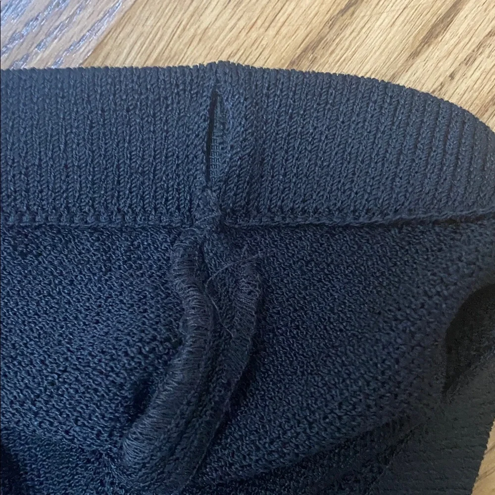 St. John Basics knits black Santana skirt mini skirt size 10 capsule wardrobe - Picture 4 of 9